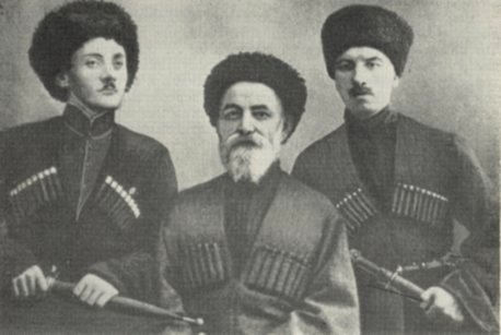 Abaev mit Cocko Ambalov und Boris Galaev (1928)